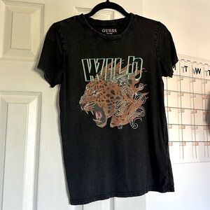 Guess “wild” tee shirt in XS